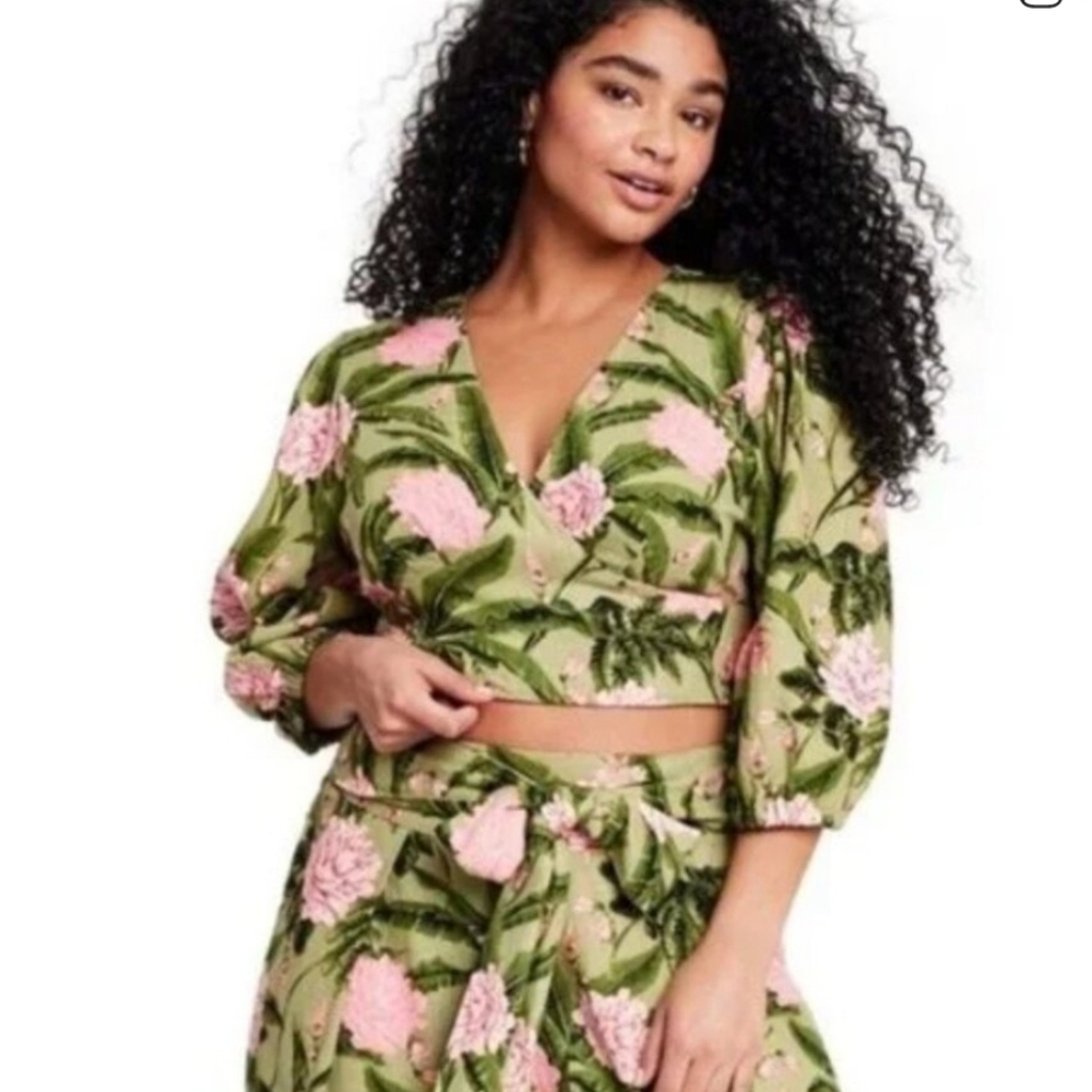 Agua Bendita Peony Print Croped Wrap Top Size Medium - Picture 12 of 15
